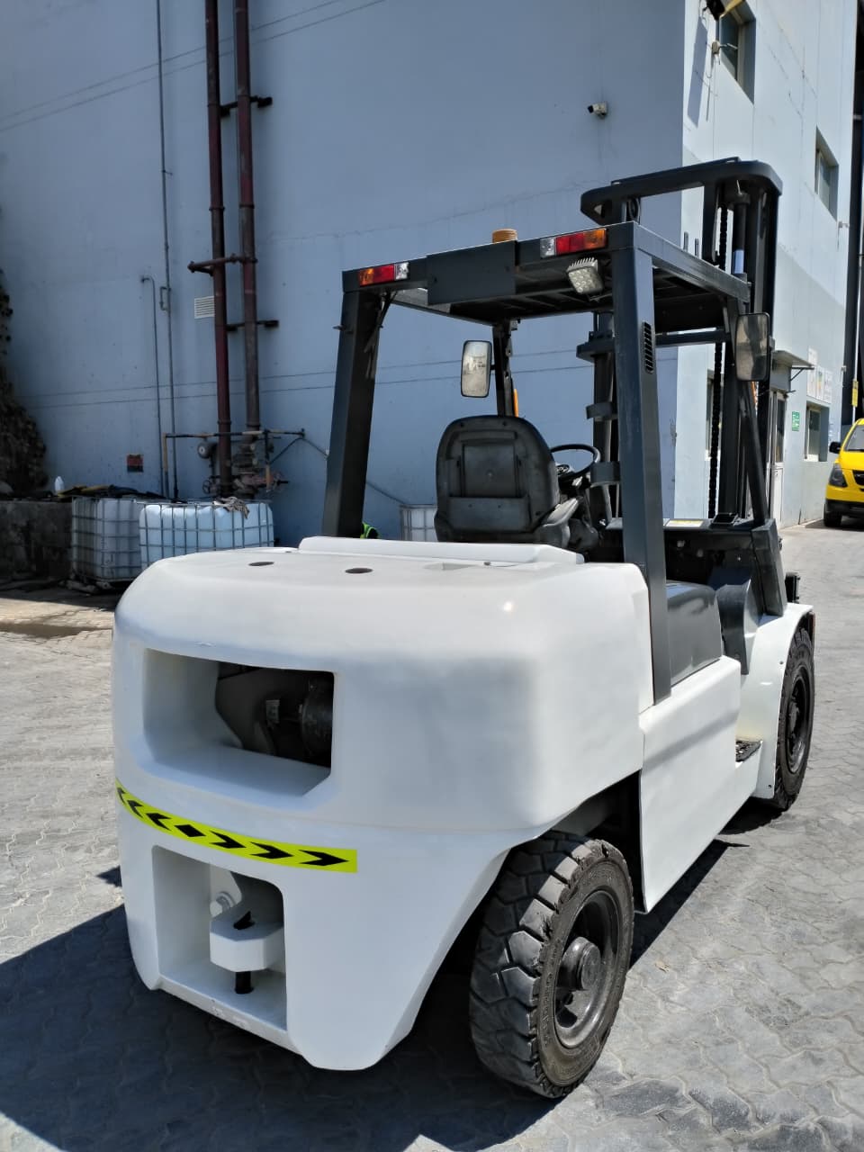 Used UniCarriers 5 Ton Diesel Forklift for Sale - photo 2