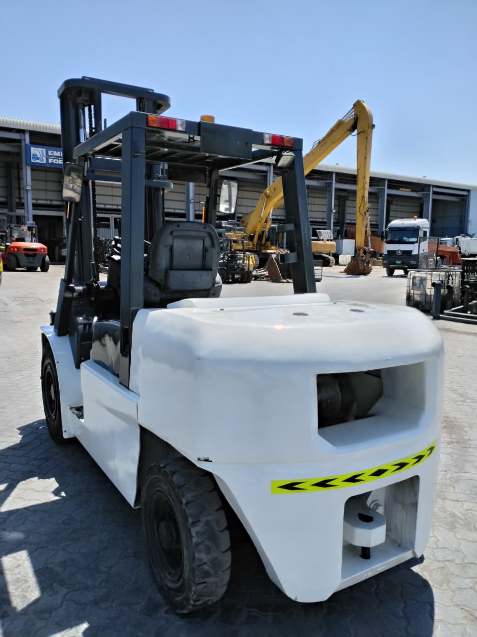 Used UniCarriers 5 Ton Diesel Forklift for Sale - photo 3